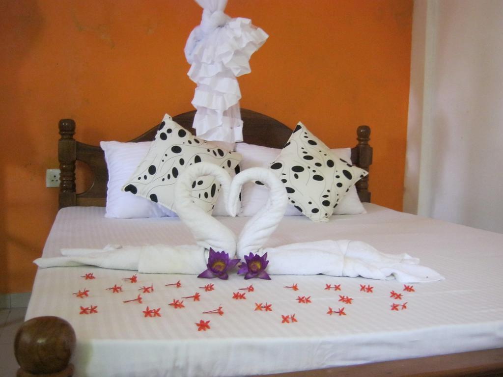 Arcade Beach Hotel Bentota Room photo
