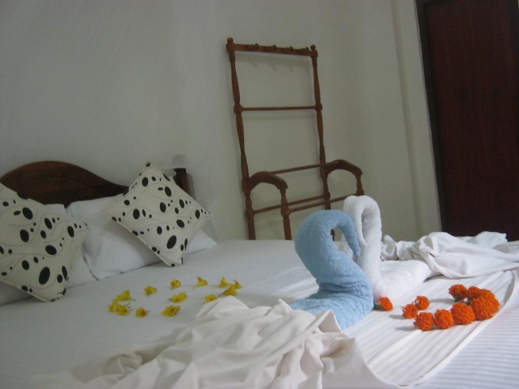 Arcade Beach Hotel Bentota Room photo