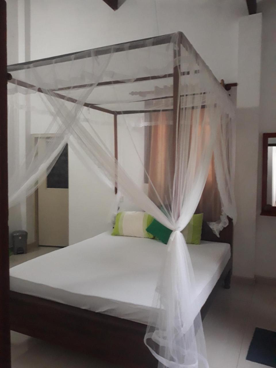 Arcade Beach Hotel Bentota Exterior photo